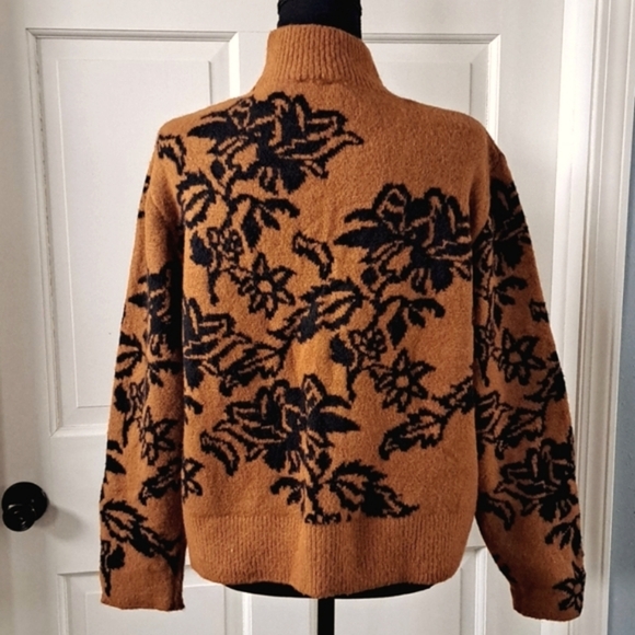 Cliche Cozy Mock Neck Cropped Boxy Floral Rustic Comfy Stylish Pullover Sweater - Picture 4 of 11